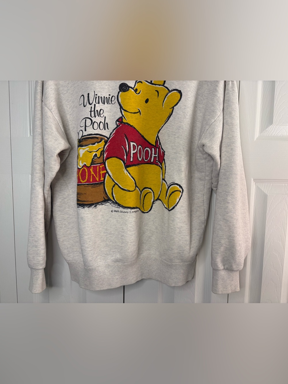 Women’s Winnie the Pooh Disney crewneck estimated size large - Picture 3 of 8